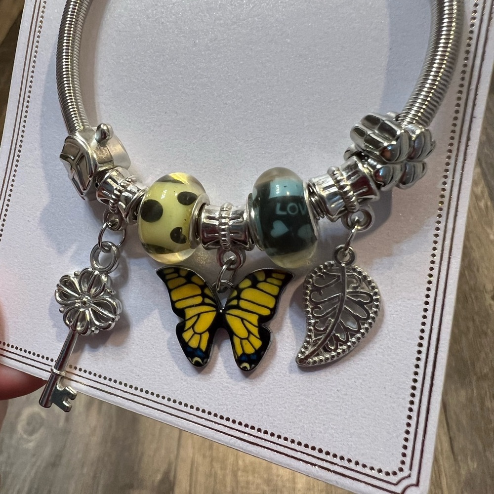 Silver Boho Butterfly & Key Charm Bracelet NWT Princess Accessories Stackable - Picture 2 of 3